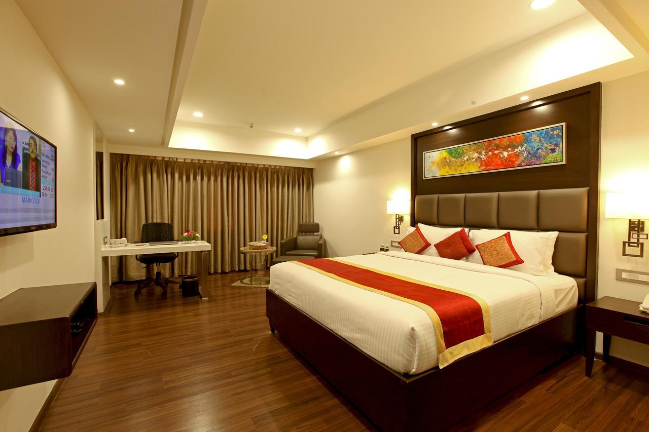 Goutham Grand Hotel Tenāli Room photo
