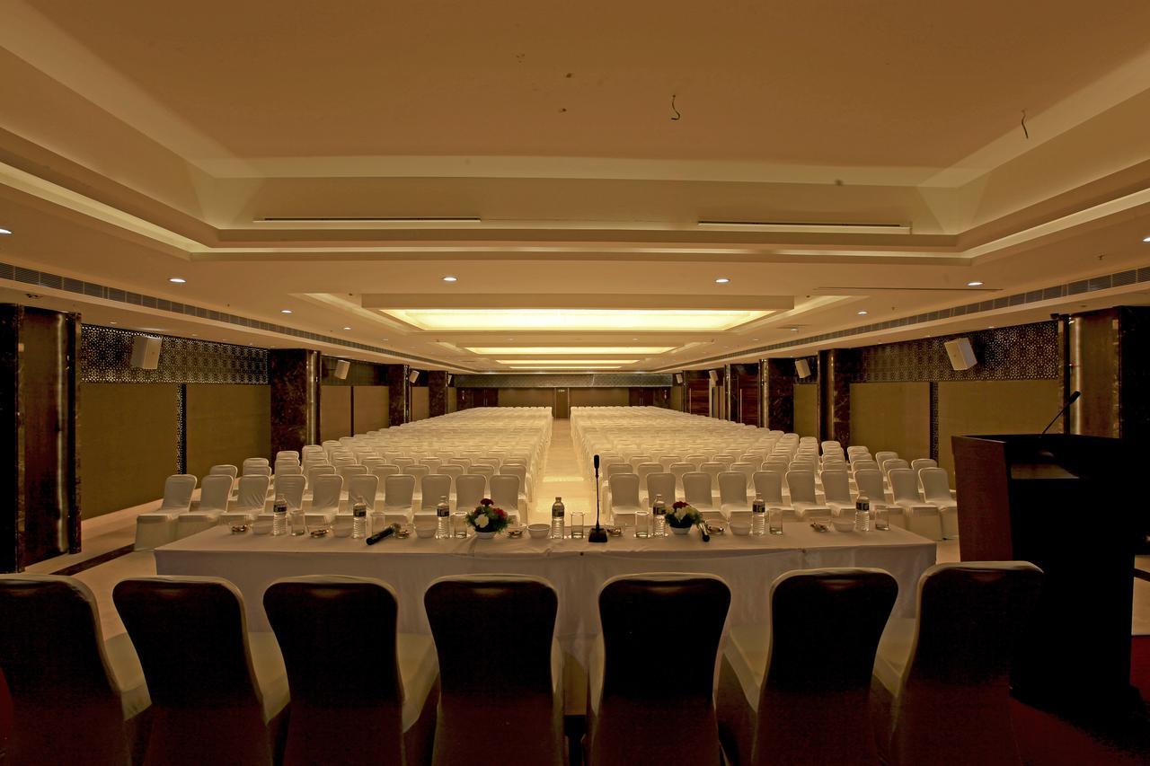 Goutham Grand Hotel Tenāli Exterior photo